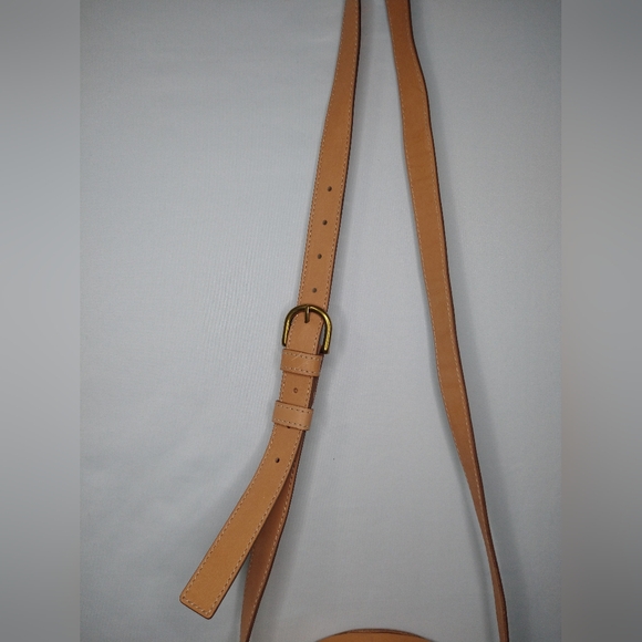 Madewell The Marfa Simple Circle Crossbody Bag In Natural Buff Colorway - Picture 6 of 9